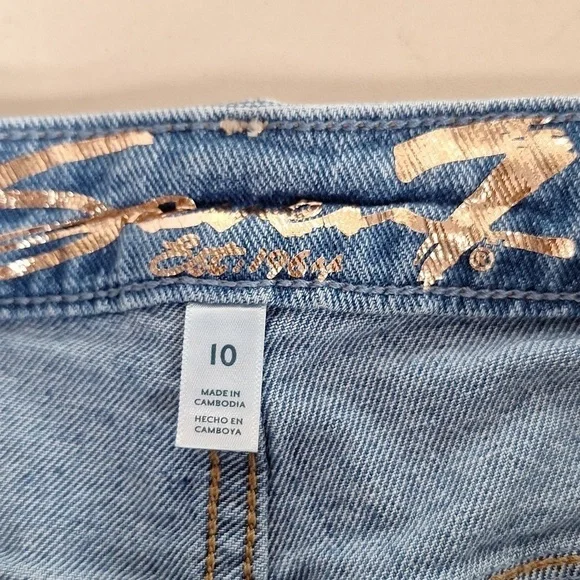 Distressed Blue Women's Jeans - Picture 9 of 10